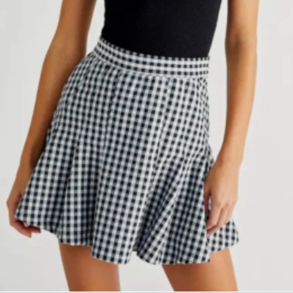 Free People Dresses & Skirts - Free People Black Gingham Pleated Mini Skirt  size 2